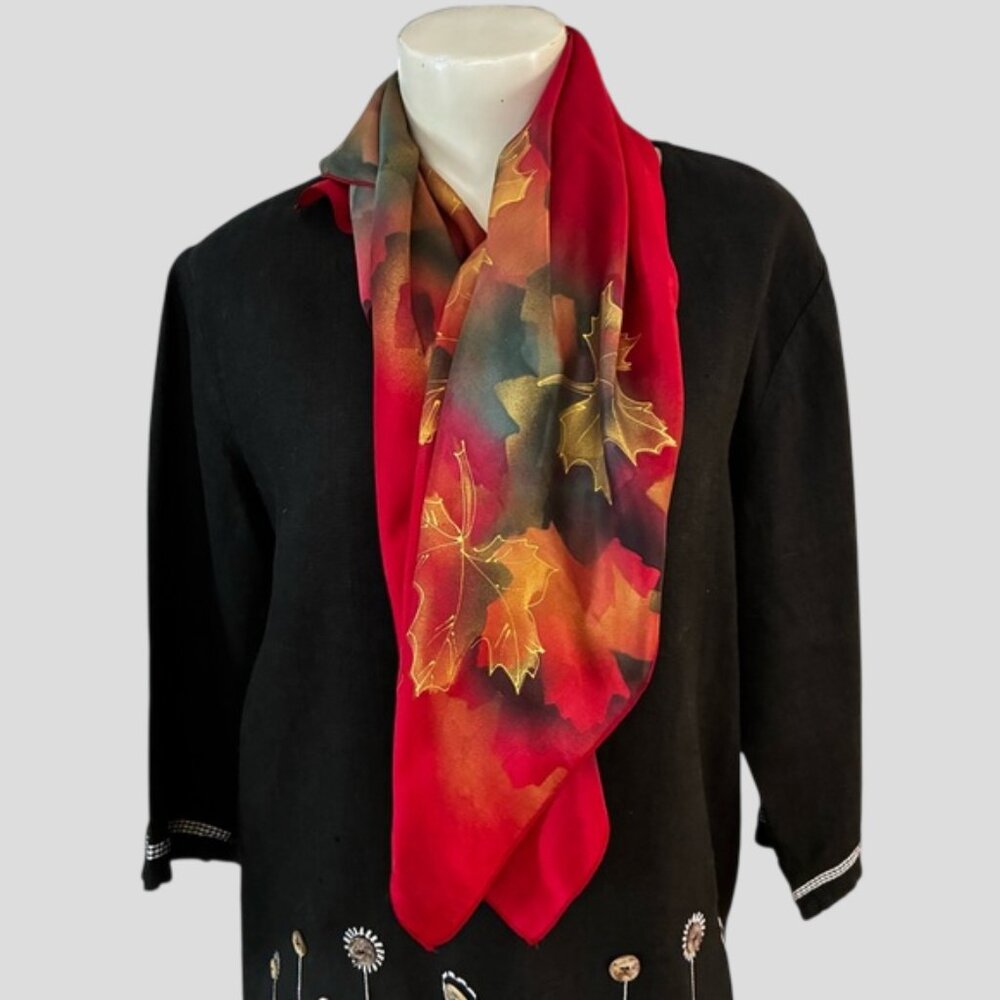 Canada Red Scarf With Maple Leaf Square - Picture 5 of 7